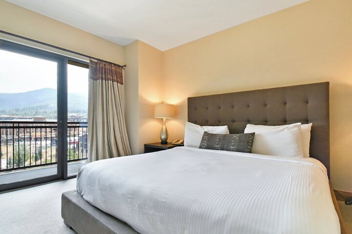 Room 32 of 181