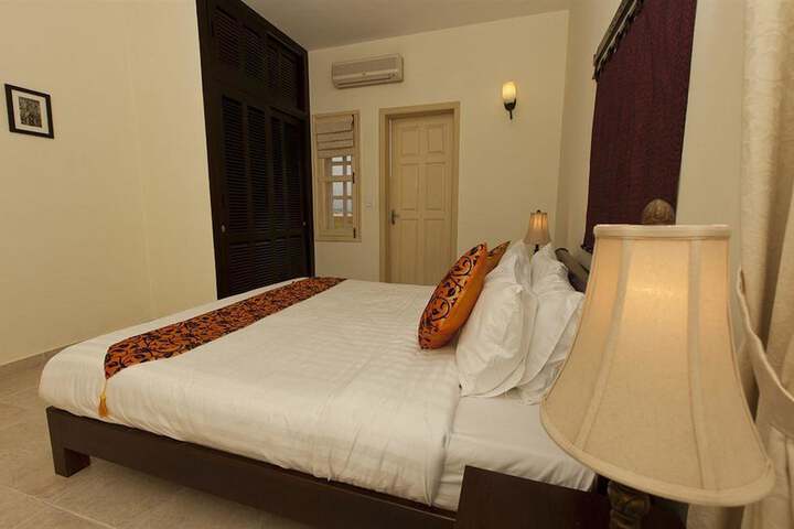 Room 4 of 50