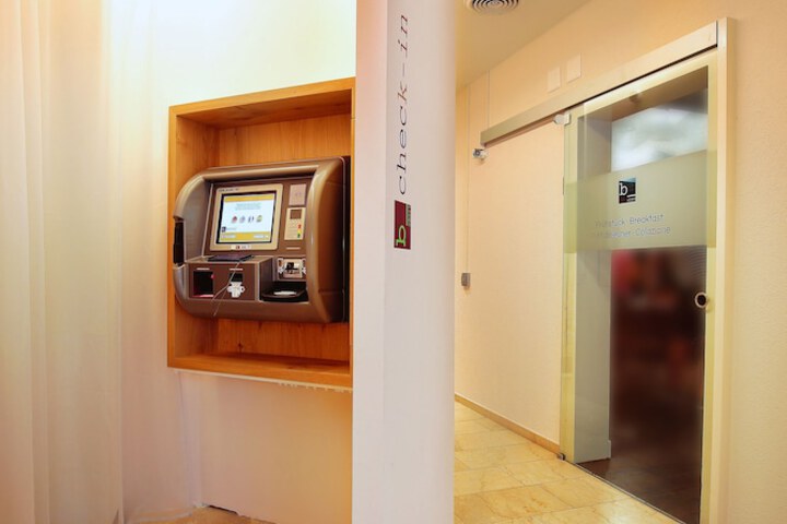 Check-in/check-out kiosk