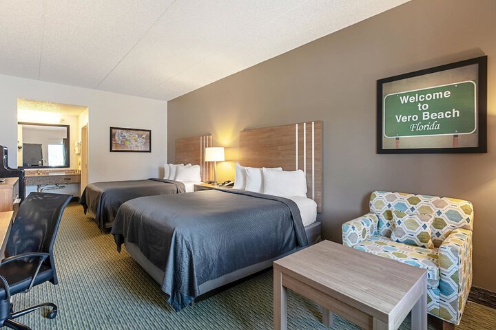 2 Queen Beds (4 of 7)
