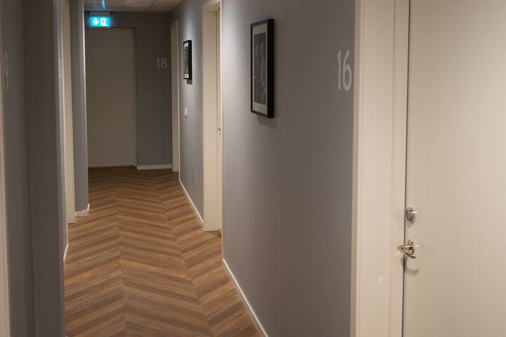 Ballroom/Hall 15 of 18