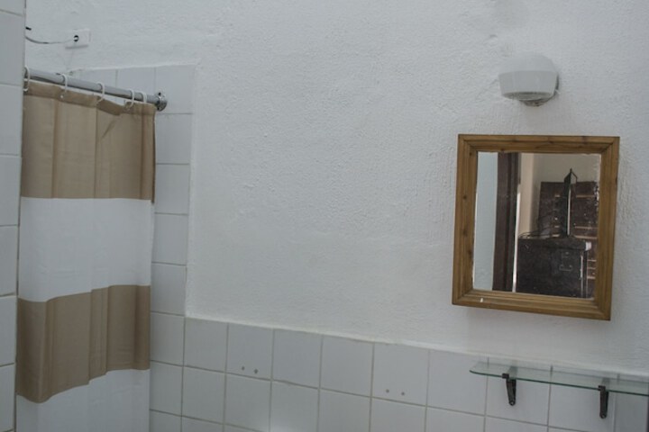 Room 43 of 59