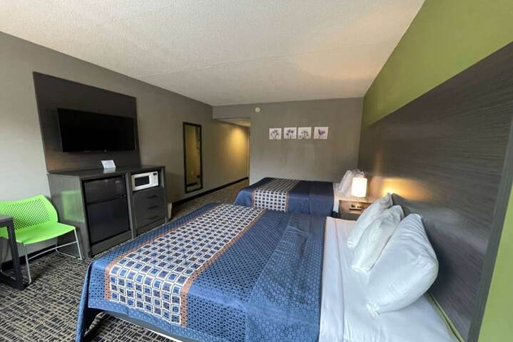 2 Queen Beds Deluxe (16 of 19)