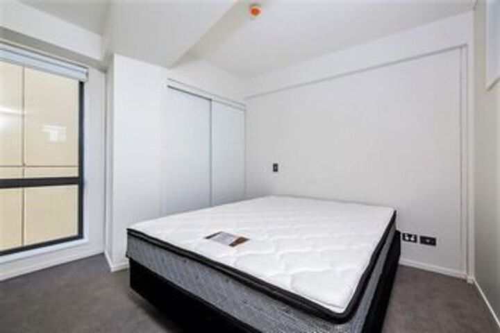 Room 11 of 35