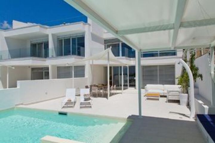 Pool 20 of 24