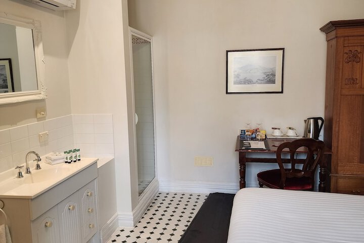 Room 56 of 89