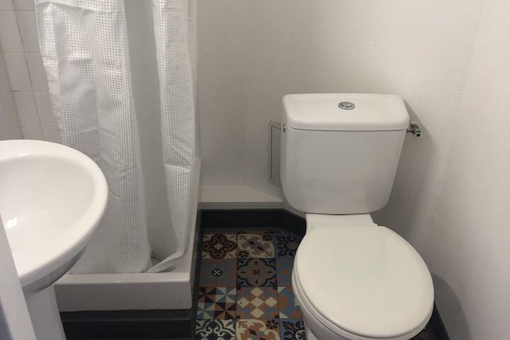 Room 18 of 27