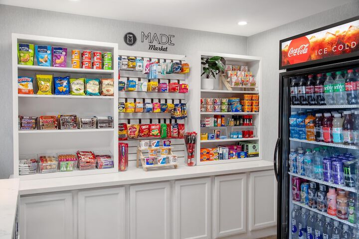 Snack bar