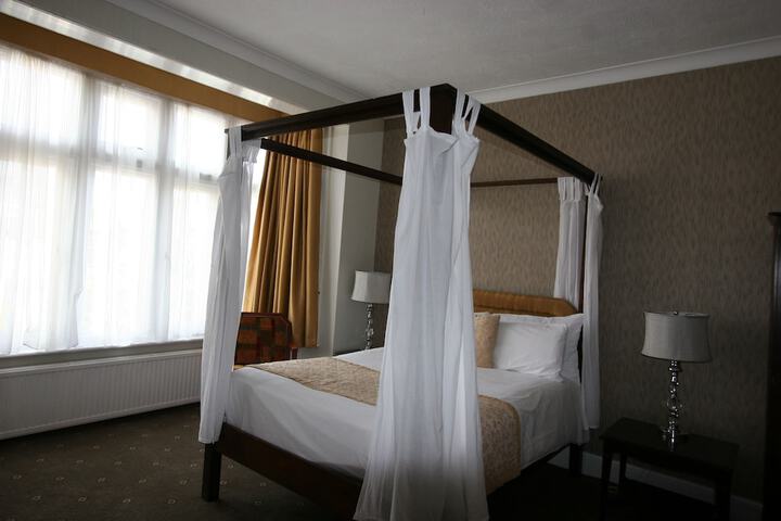 Room 21 of 52
