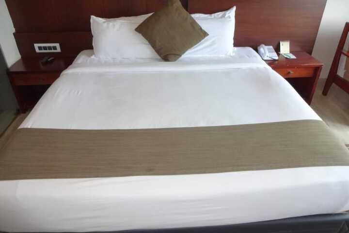 Room 3 of 27