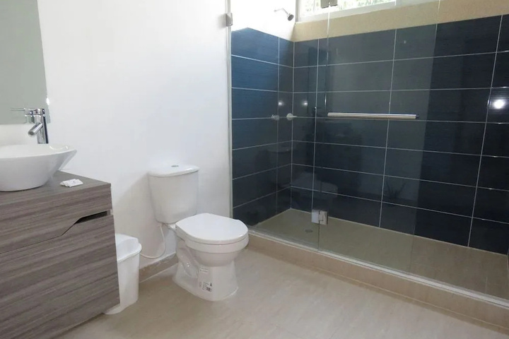 Room 8 of 14