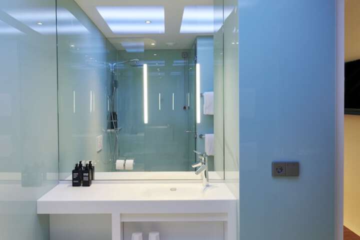 Room 49 di 70