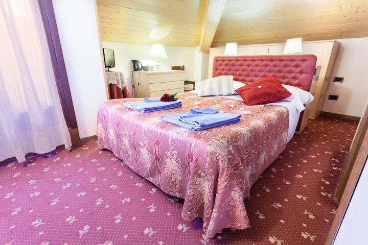 Room 15 of 65