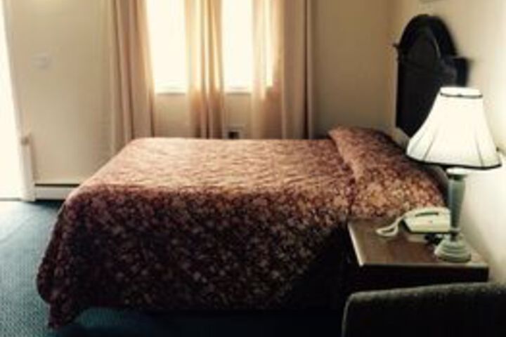Room 9 of 26