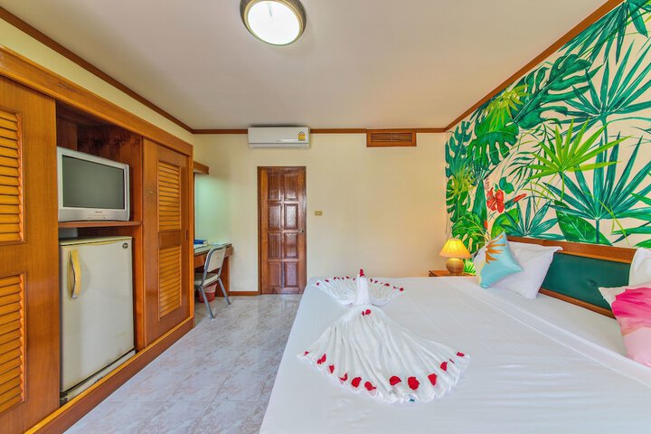 Room 4 of 30
