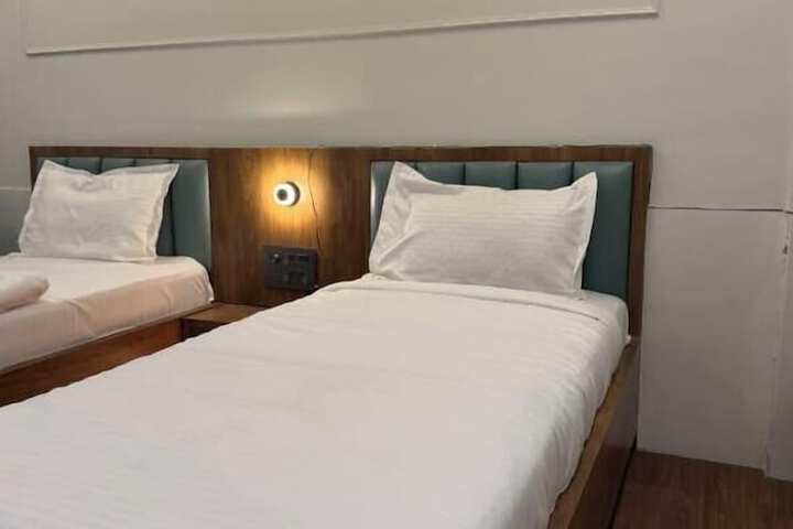 Room 14 of 36