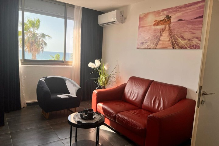 Room 4 of 22