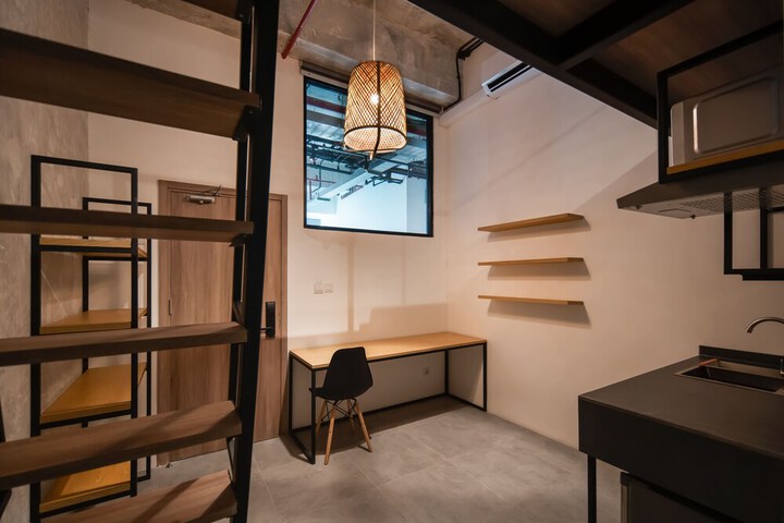 Room 8 of 24