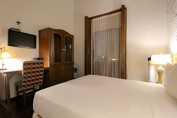 Room 10 of 50