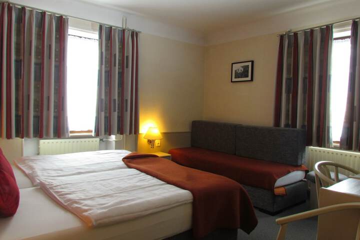 Room 25 of 25