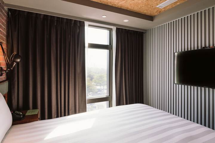 Room 12 of 39