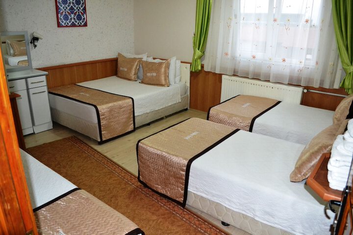 Room 7 of 48