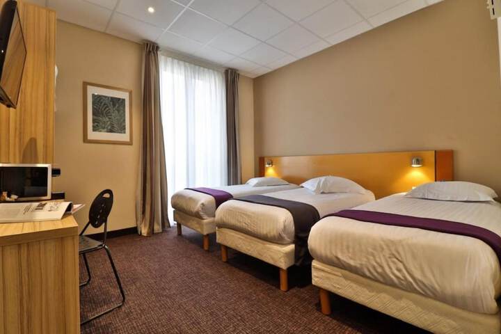 Room 10 of 21
