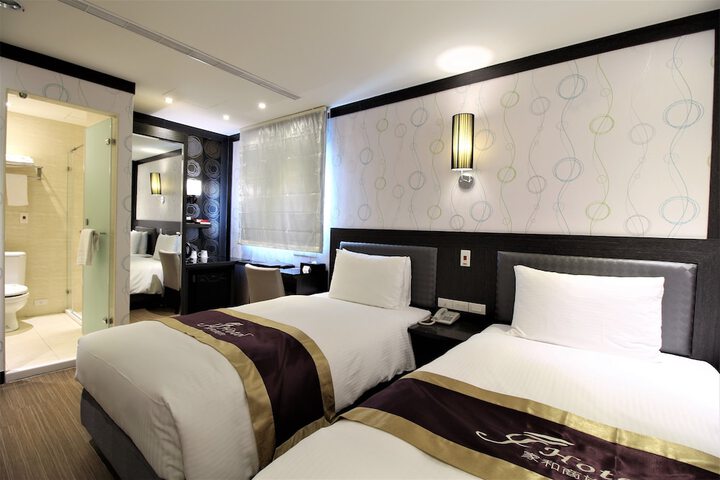 Room 34 of 63