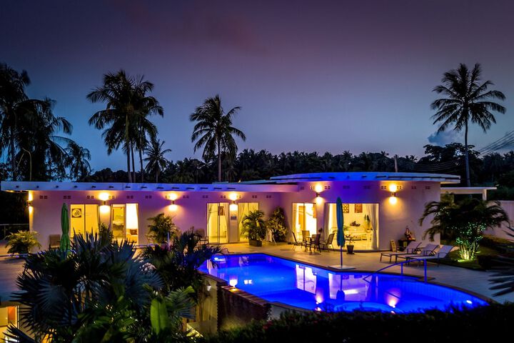 Pool Hotel