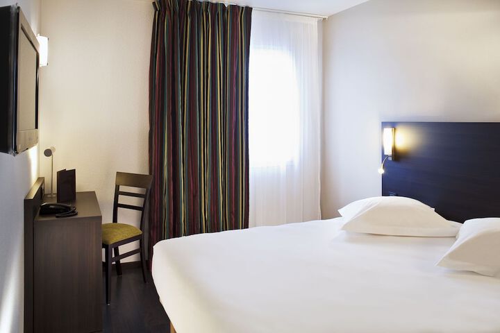 Room 5 of 28