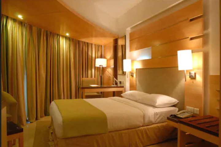 Room 15 of 35
