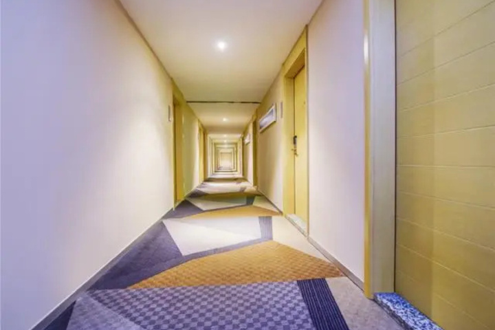 Room 4 of 5