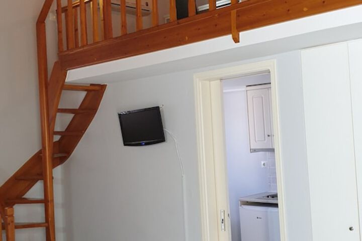 Room 19 of 64