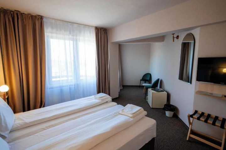 Room 14 of 28