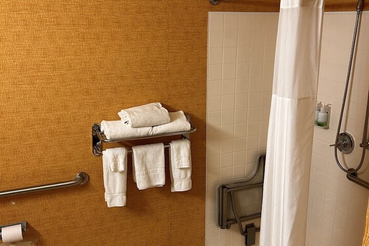 Room 22 of 38