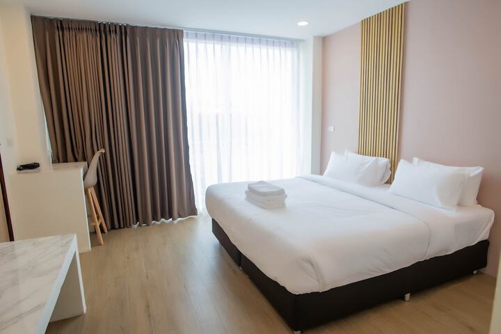 Room 6 of 27