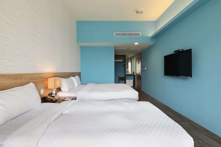 Room 16 of 43