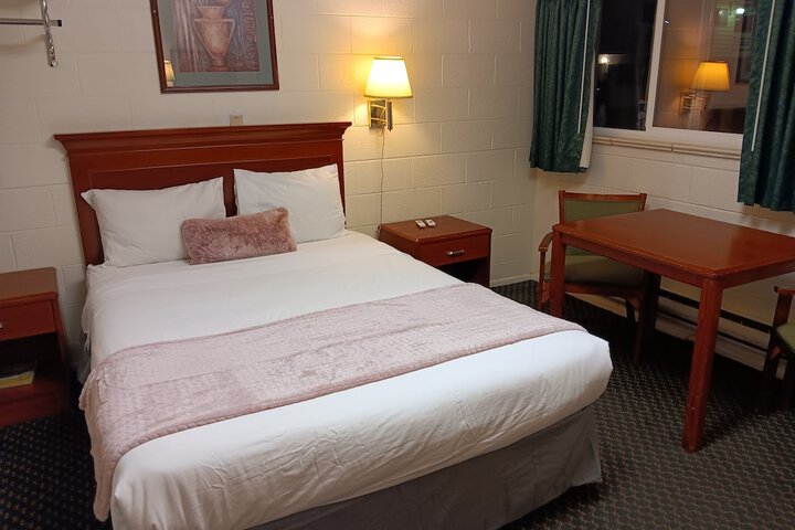 Room 5 of 20