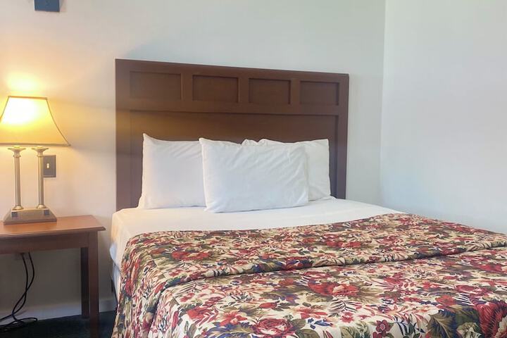 Room 6 of 46