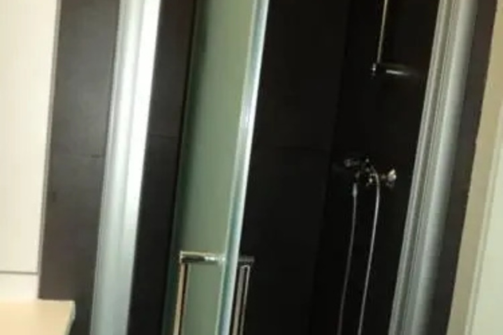 Room 4 of 4