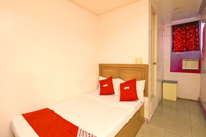 Room 9 of 20