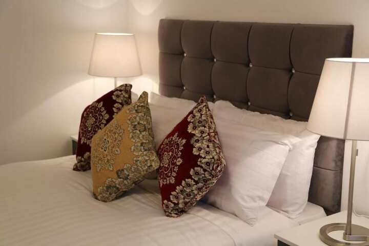 Room 4 of 20