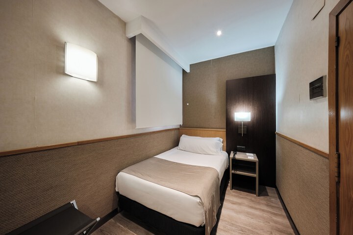 Room 12 of 88