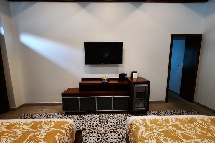 Room 34 of 103