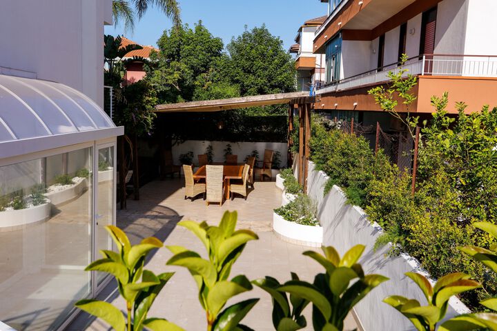 Terrace/Patio 4 of 6