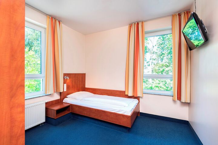 Room 13 of 31