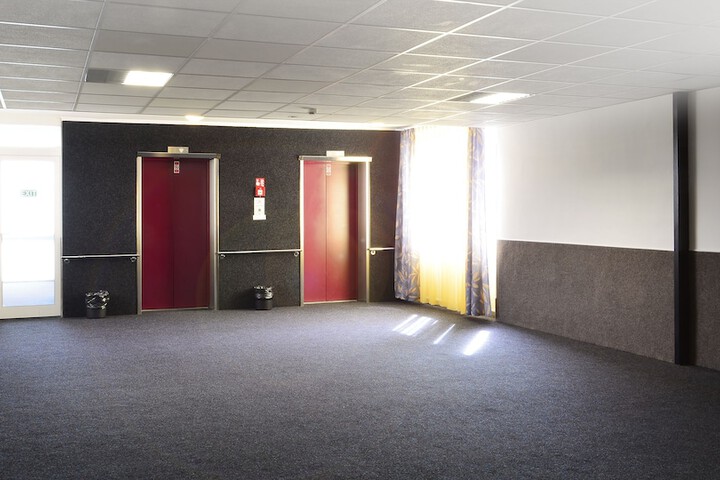 Ballroom/Hall 37 of 47