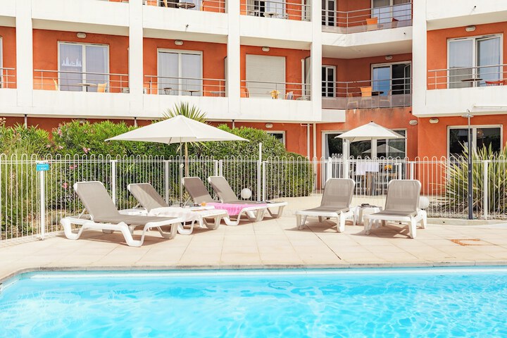 Hotel with Pool