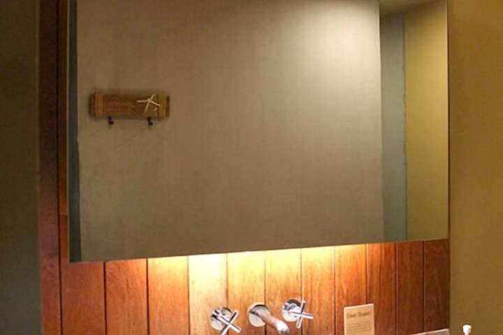 Room 42 of 74