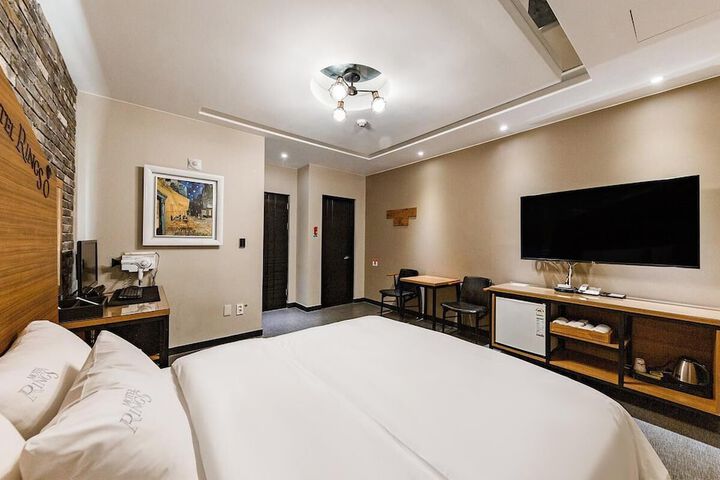 Room 31 of 63
